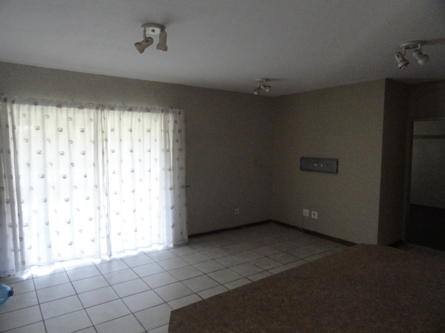 To Let 2 Bedroom Property for Rent in Dassie Rand North West